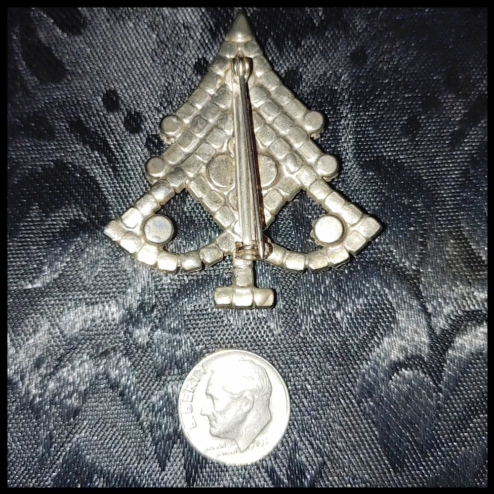 Vintage Rhinestone Christmas Tree Brooch